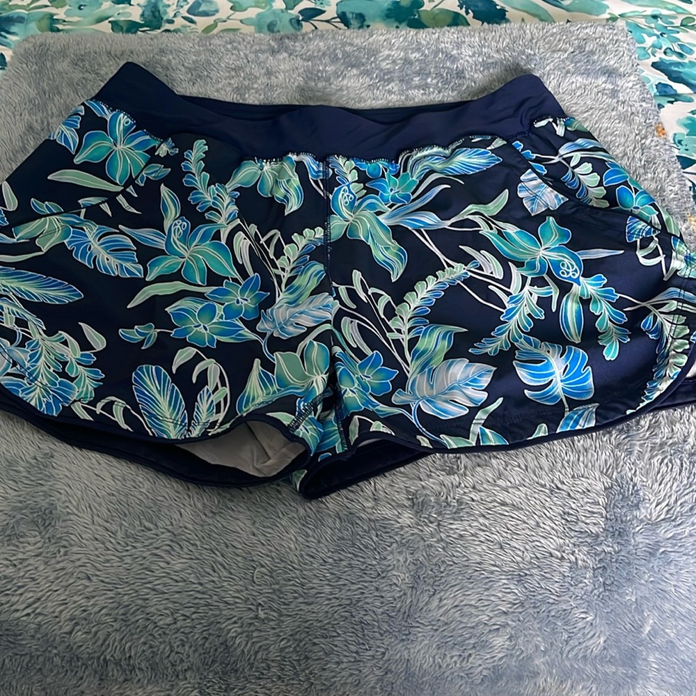 Lands End Shorts.           Size 12